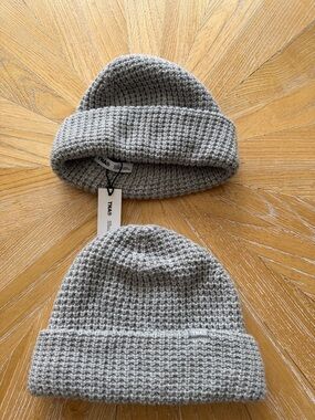 TNA Women’s Light Grey Waffle Knit Beanie Duo